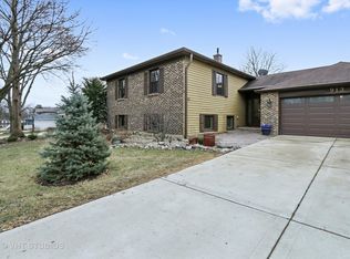 913 S 4th Ave, Libertyville, IL 60048