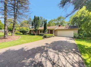 34035 Banbury St, Farmington, MI 48331