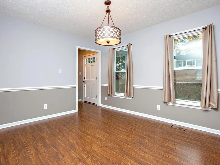 1819 Eichelberger Dr — Photo 22