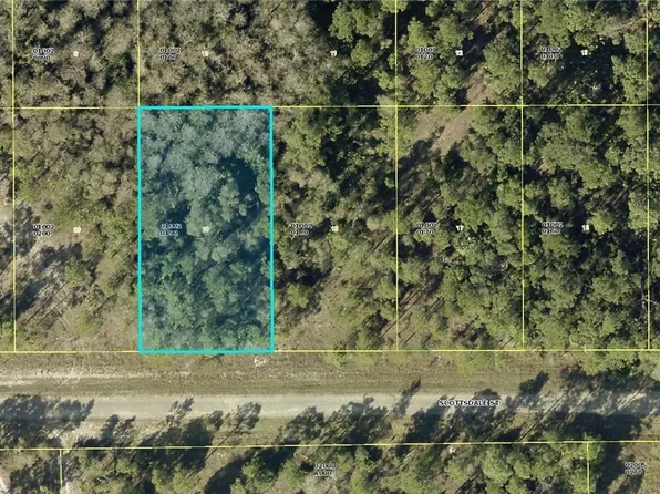 427 Scottsdale St, Lehigh Acres, FL 33974