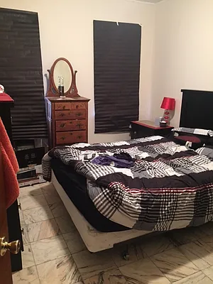 Rented by Halvatzis Realty | media 14