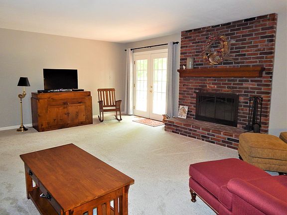 5th image of 2212 White Cedar Ct