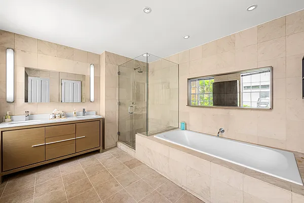 Rented by Coleman Real Estate Group | media 25