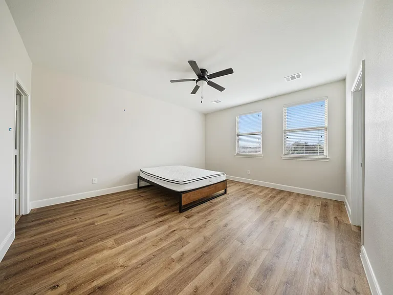 2019 Olivos St — Photo 15