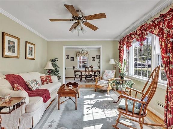3rd image of 528 Cedarbrooke Ln