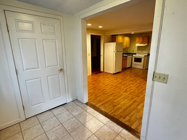 46 Saint Regis Ave Unit B, Norwich, CT 06360