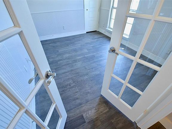 5th image of 106 Spanish Oak Dr