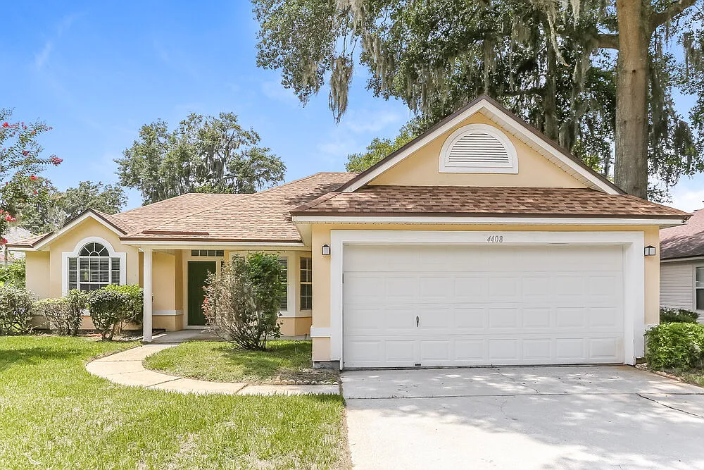 3 bed, 2.0 bath, 1444 sqft, $2,045 — Photo 1