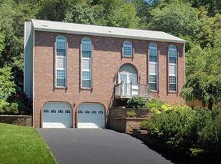 227 Adams Ct, Apollo, PA 15613