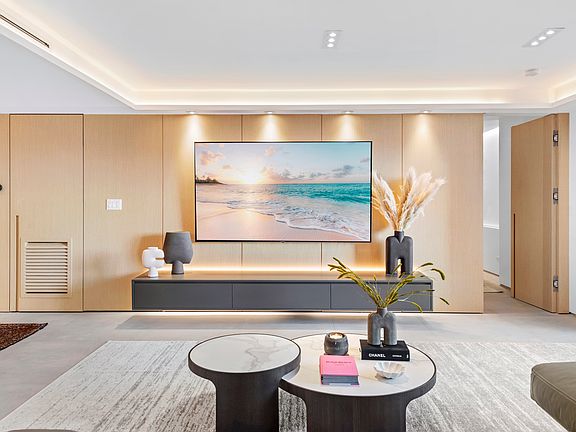 2nd image of 2301 Collins Ave APT 1004