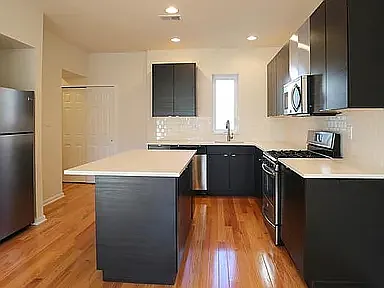 2 bed, $1,900 — Photo 4