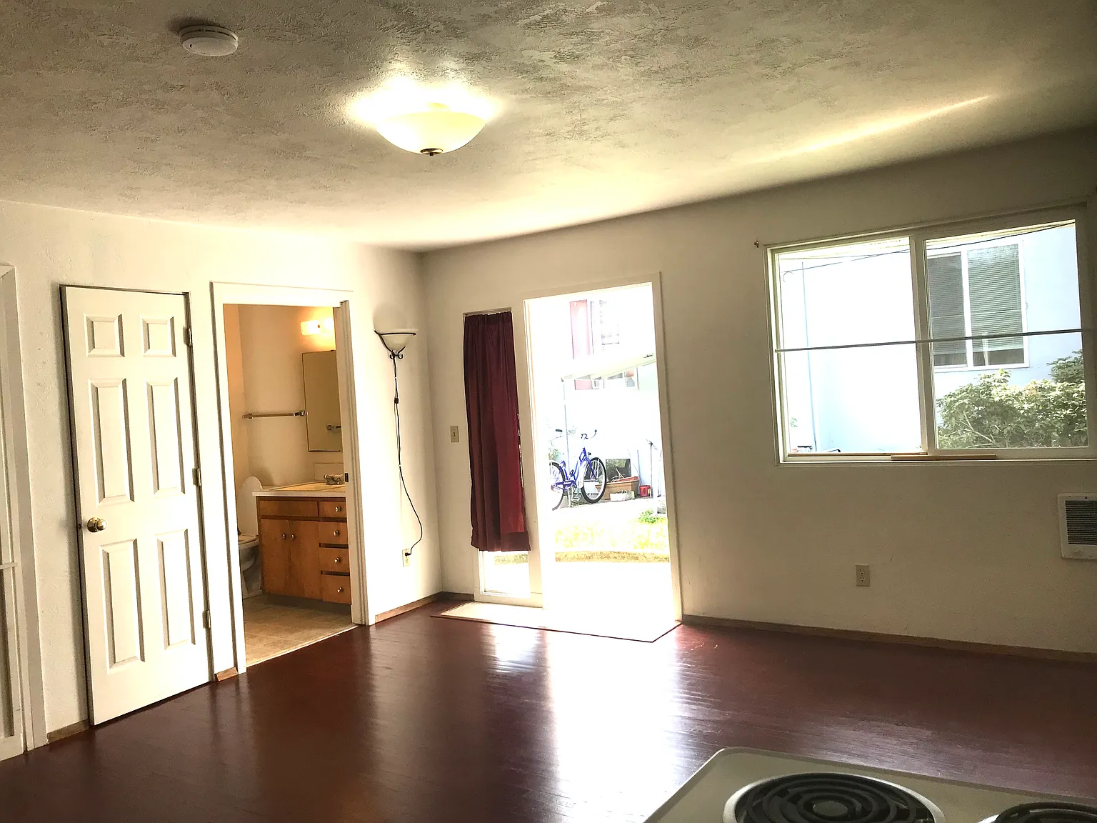 Studio, 450 sqft, $1,090 — Photo 1