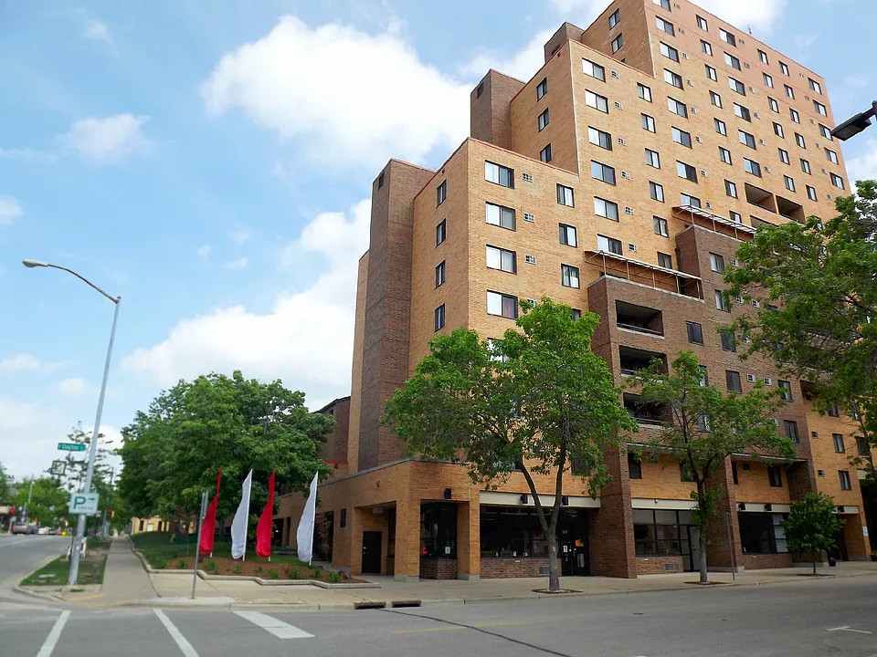 Capitol Centre Court Apartments