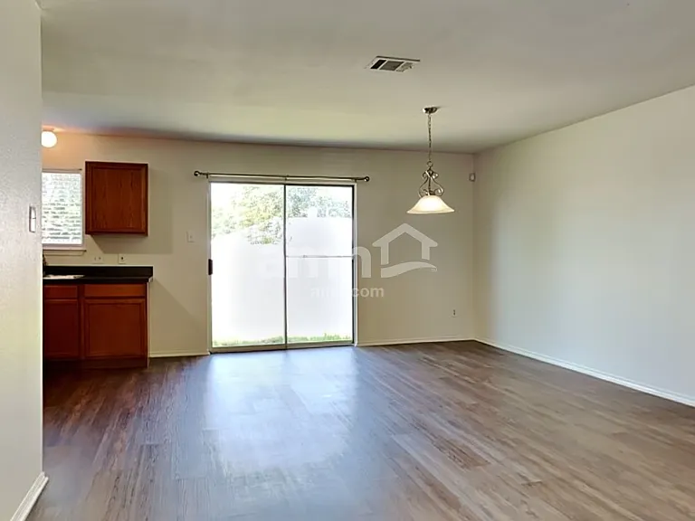 4713 Bridlewood Ln — Photo 5