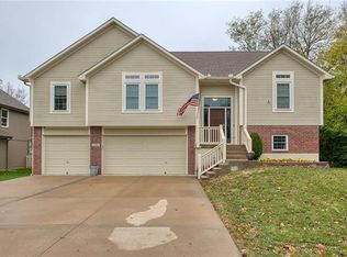 2300 SW Pheasant Trl, Lees Summit, MO 64082