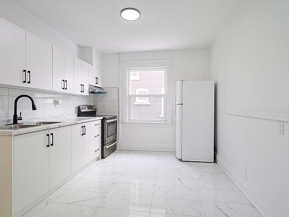 3rd image of 176 Church St #2
