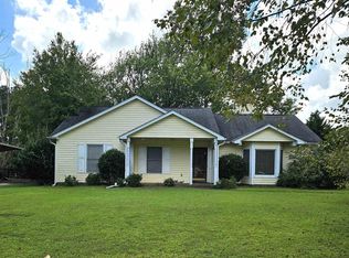 102 Foxbriar Ct, Simpsonville, SC 29681