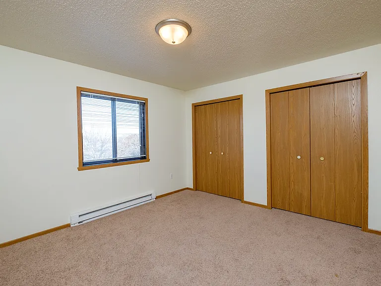 Fargo, ND Bridgeport Apartments | Bedroom