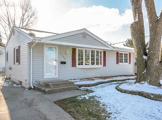 2709 E 39th Ct, Des Moines, IA 50317