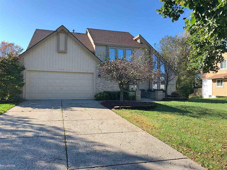1st image of 37700 Fleetwood Dr