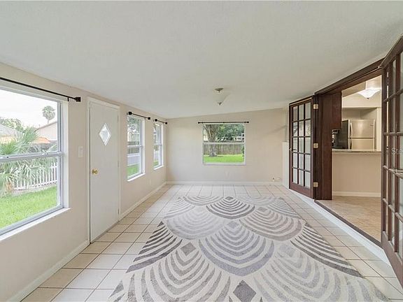 5th image of 6324 Jamaica Cir E