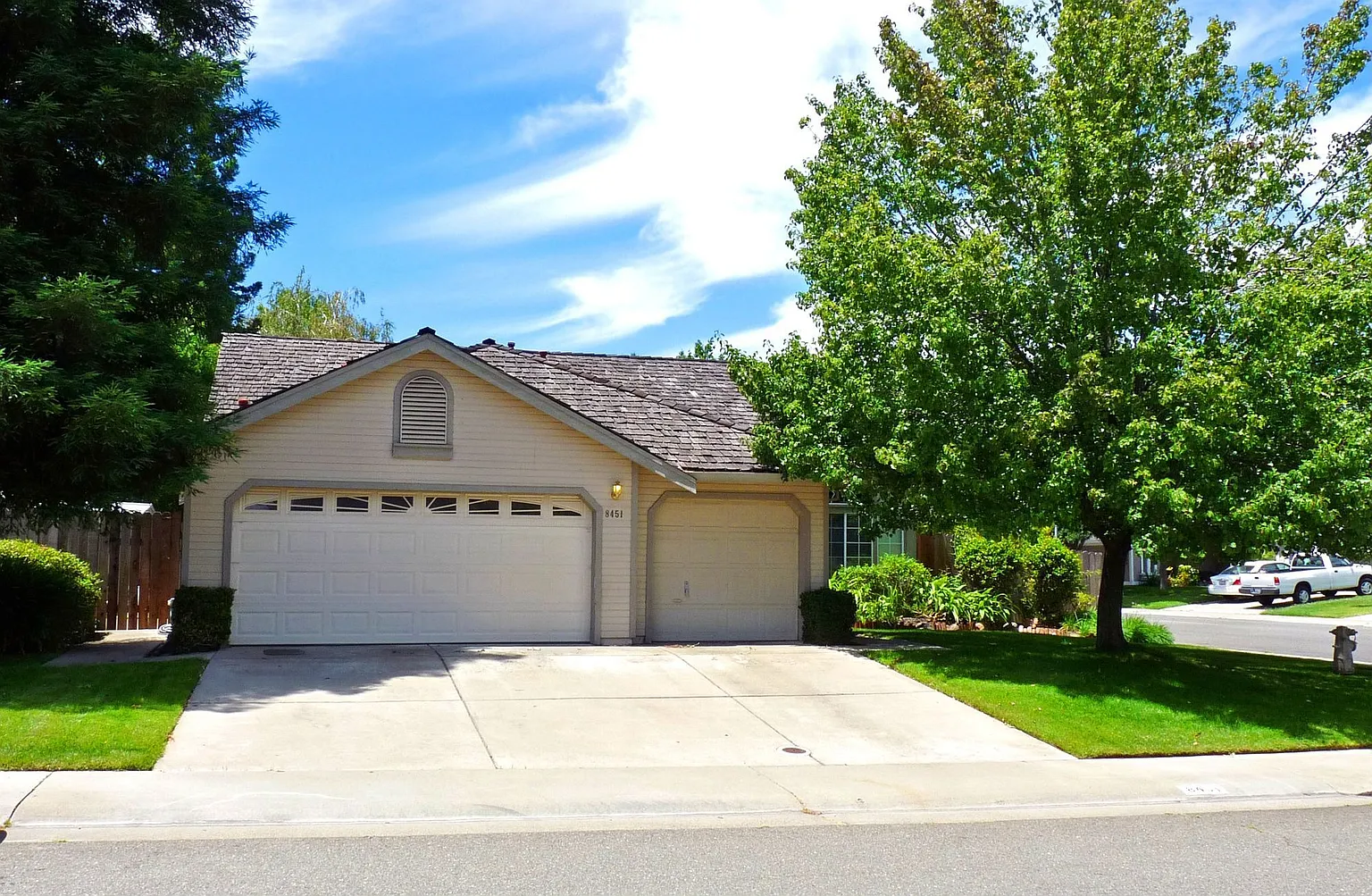 8451 Oak Flat Way photo 1