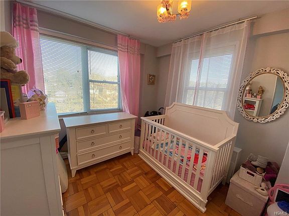 5th image of 240 Garth Rd APT 4K2