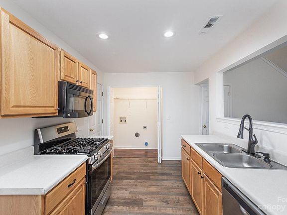 5th image of 3008 Teton Dr