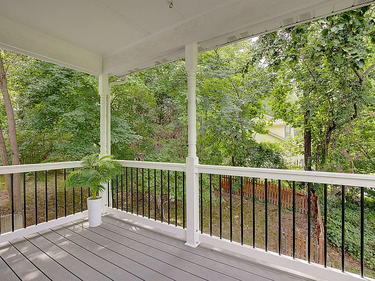 48 Radcliffe Dr — Photo 3