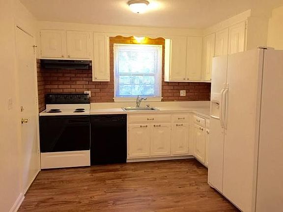 2nd image of 138 Vernon Ave #F