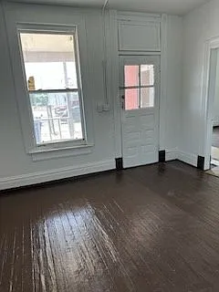 308 S Hills St — Photo 4