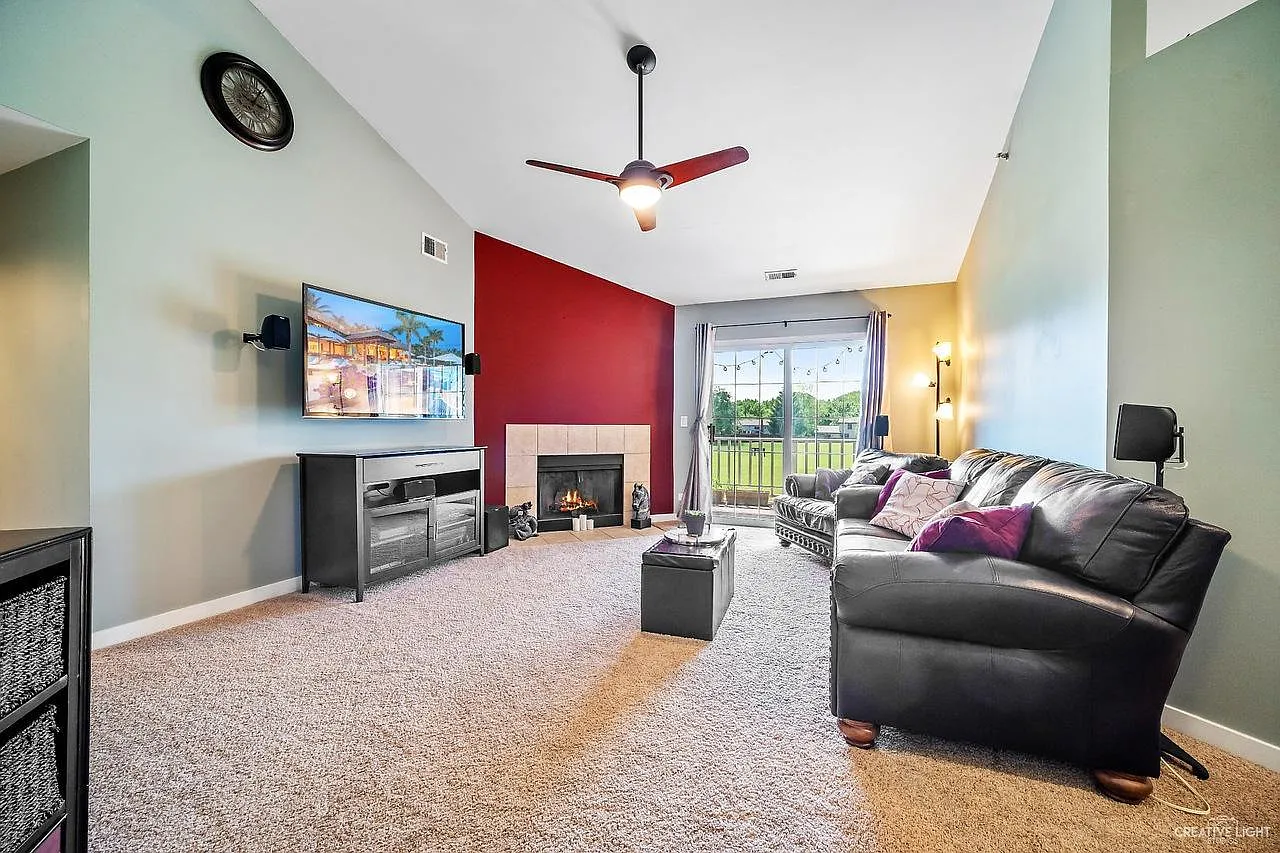 5S510 Scots Dr — Photo 1