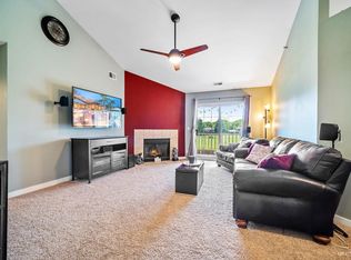 5S510 Scots Dr #17D, Naperville, IL 60563