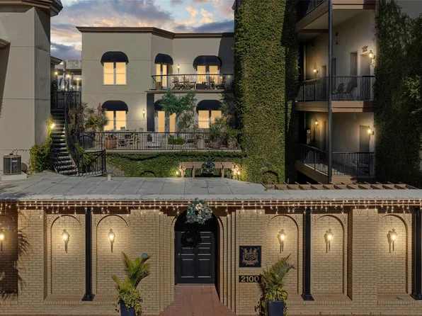 2102 Post Office St #1, Galveston, TX 77550