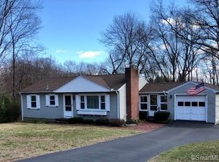 41 Saint Joseph Ave, Middlebury, CT 06762