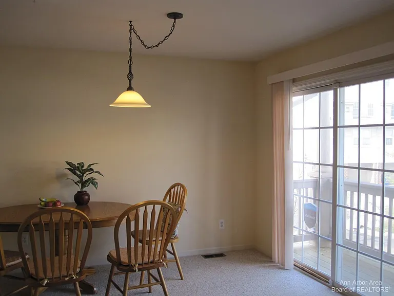 2806 Barclay Way — Photo 2