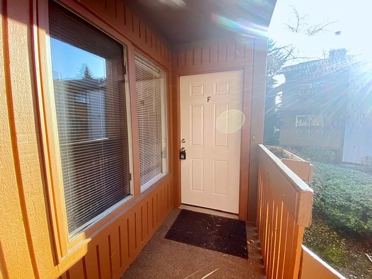 7270 Huntsmen Cir #F — Photo 16