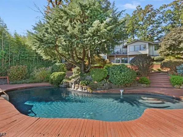 54 Hillcrest Rd, Bridgewater Twp., NJ 08836