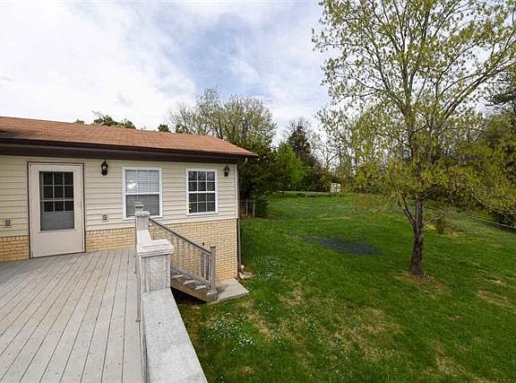 2nd image of 106 Howell Cir