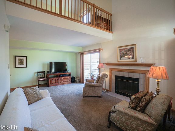 4th image of 9943 Cambridge Dr