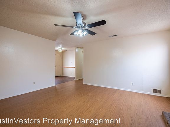 3rd image of 1006A Cushing Dr