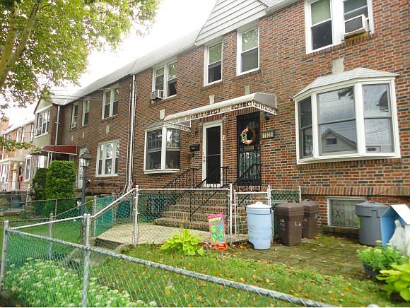1st image of 1828 E 51st St