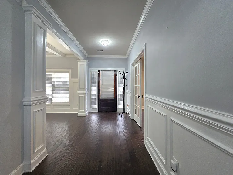 8809 Crenshaw Dr — Photo 4