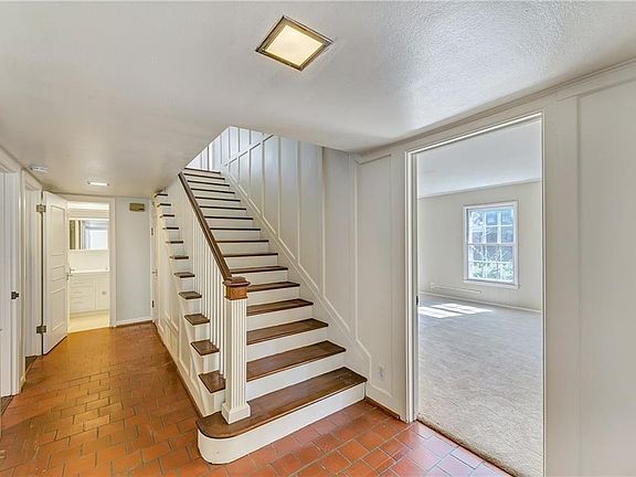 5th image of 3724 Lynncrest Dr