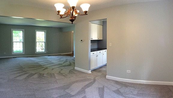 3rd image of 3253 Stewart Dr