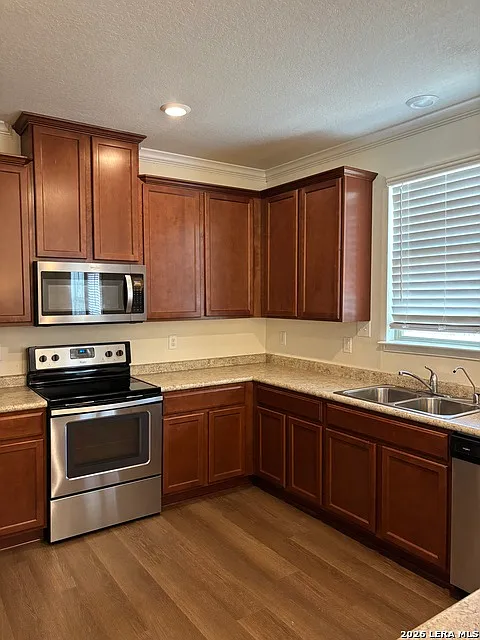 3 bed, 2.5 bath, 2031 sqft, $1,700 — Photo 3