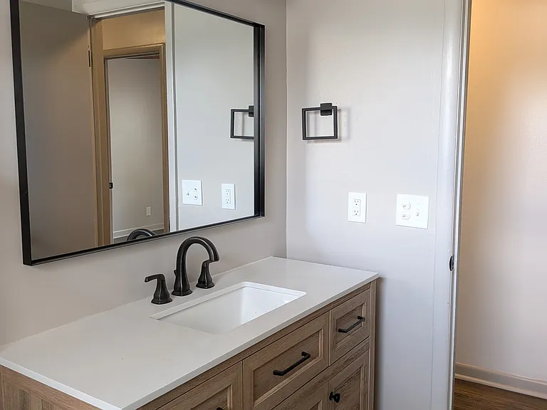5121 S Madison Ave — Photo 13