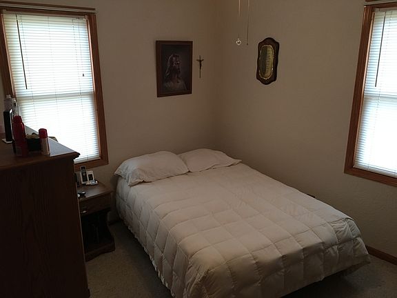 4th image of 1031 10th Ave N