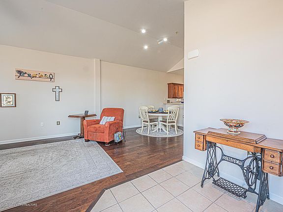 3rd image of 8759 Parkview Oaks Cir