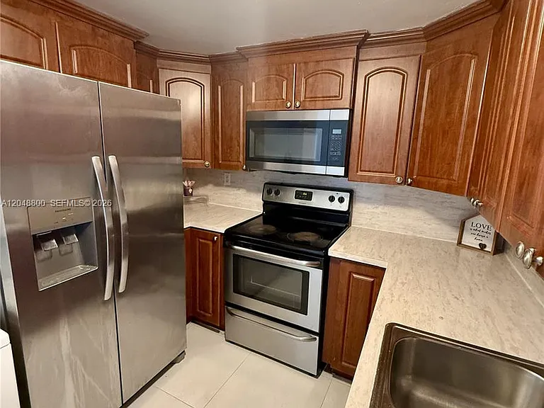 20 SW 108th Ave #F7 — Photo 7
